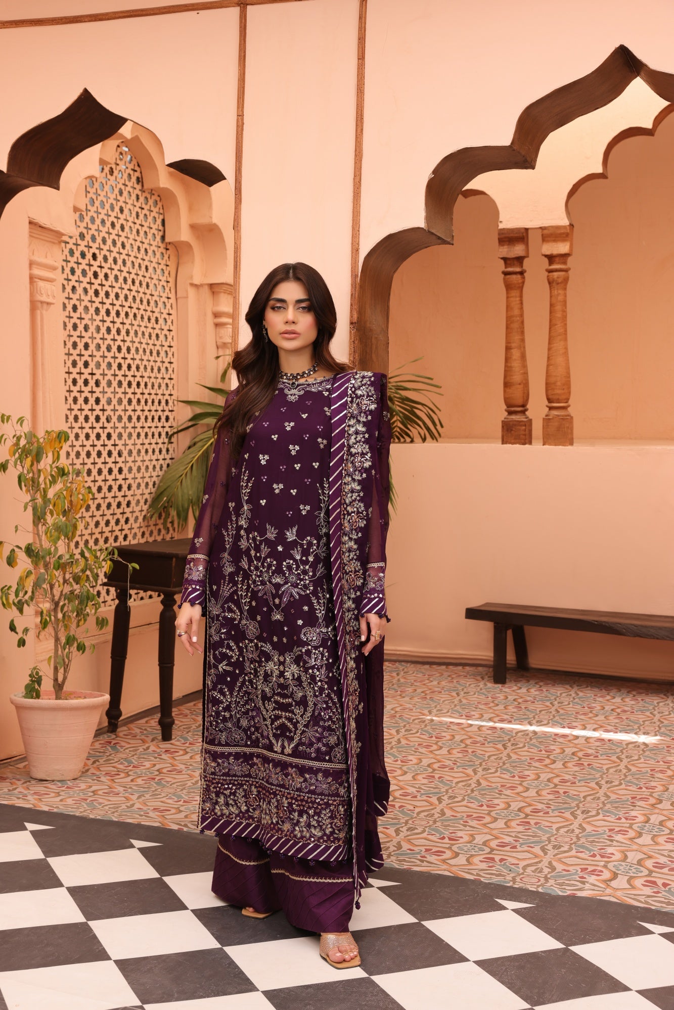 shaista lodhi dress design Shaista Lodhi Velvet Dresses: Fashion Trends 2023