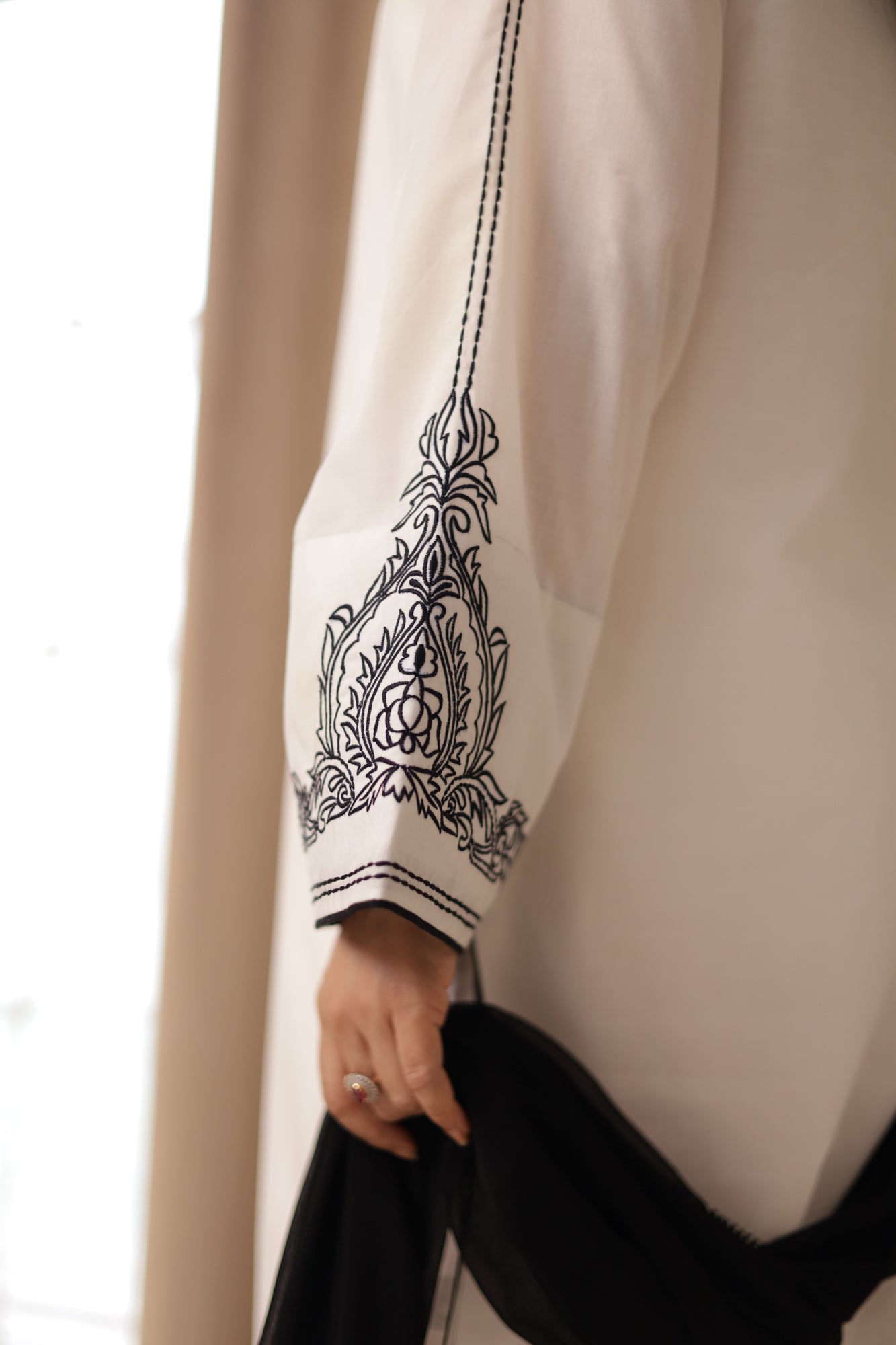 Nooreh (Embroidered)